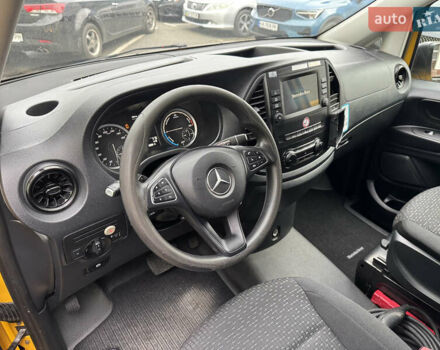 Желтый Мерседес eVito, объемом двигателя 0 л и пробегом 95 тыс. км за 18999 $, фото 11 на Automoto.ua