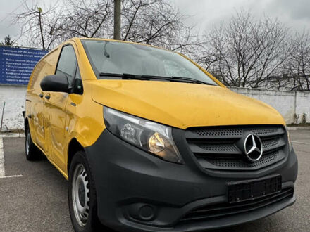 Жовтий Мерседес eVito, об'ємом двигуна 0 л та пробігом 56 тис. км за 11450 $, фото 1 на Automoto.ua