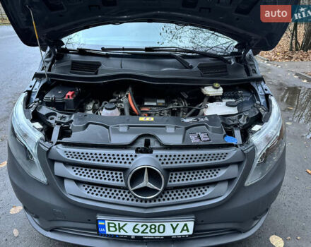 Сірий Мерседес eVito, об'ємом двигуна 0 л та пробігом 32 тис. км за 16500 $, фото 14 на Automoto.ua
