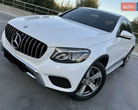 Белый Мерседес GLC-Class Coupe, объемом двигателя 1.99 л и пробегом 91 тыс. км за 30000 $, фото 4 на Automoto.ua