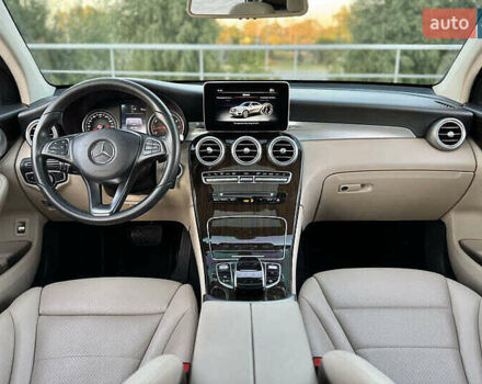 Белый Мерседес GLC-Class Coupe, объемом двигателя 1.99 л и пробегом 91 тыс. км за 30000 $, фото 35 на Automoto.ua