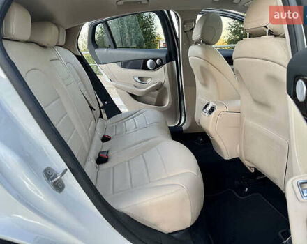 Белый Мерседес GLC-Class Coupe, объемом двигателя 1.99 л и пробегом 91 тыс. км за 30000 $, фото 31 на Automoto.ua