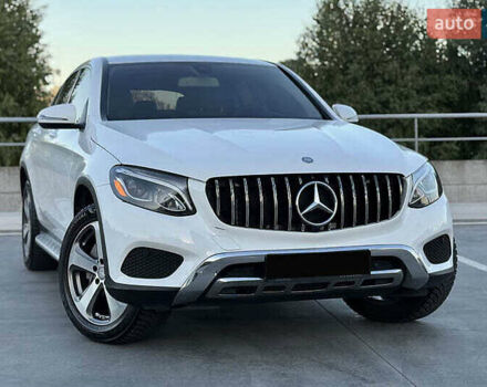 Белый Мерседес GLC-Class Coupe, объемом двигателя 1.99 л и пробегом 91 тыс. км за 30000 $, фото 10 на Automoto.ua