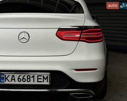 Белый Мерседес GLC-Class Coupe, объемом двигателя 2.14 л и пробегом 122 тыс. км за 33900 $, фото 9 на Automoto.ua