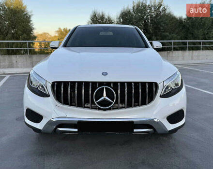 Белый Мерседес GLC-Class Coupe, объемом двигателя 1.99 л и пробегом 91 тыс. км за 30000 $, фото 6 на Automoto.ua
