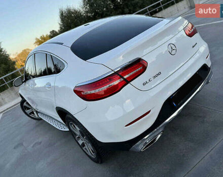 Белый Мерседес GLC-Class Coupe, объемом двигателя 1.99 л и пробегом 91 тыс. км за 30000 $, фото 14 на Automoto.ua