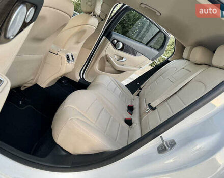 Белый Мерседес GLC-Class Coupe, объемом двигателя 1.99 л и пробегом 91 тыс. км за 30000 $, фото 46 на Automoto.ua