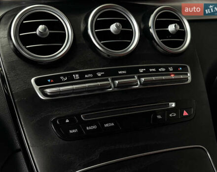 Белый Мерседес GLC-Class Coupe, объемом двигателя 2.14 л и пробегом 122 тыс. км за 33900 $, фото 25 на Automoto.ua