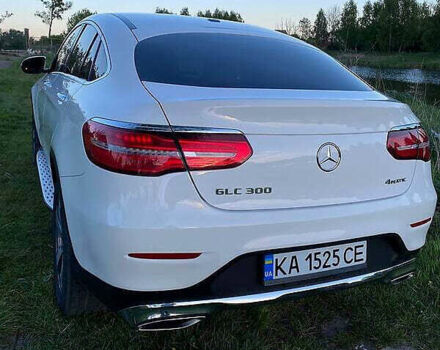 Белый Мерседес GLC-Class Coupe, объемом двигателя 1.99 л и пробегом 91 тыс. км за 30000 $, фото 2 на Automoto.ua