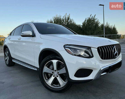Белый Мерседес GLC-Class Coupe, объемом двигателя 1.99 л и пробегом 91 тыс. км за 30000 $, фото 19 на Automoto.ua