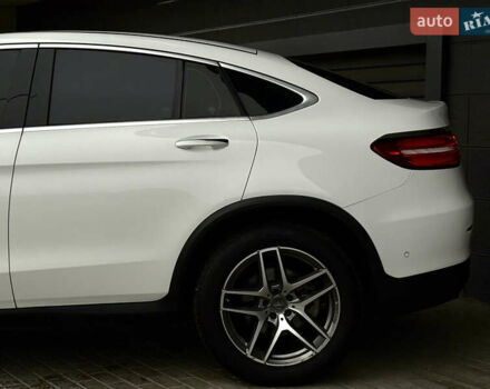 Белый Мерседес GLC-Class Coupe, объемом двигателя 2.14 л и пробегом 122 тыс. км за 33900 $, фото 12 на Automoto.ua