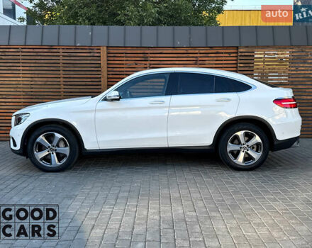 Белый Мерседес GLC-Class Coupe, объемом двигателя 2.14 л и пробегом 69 тыс. км за 39500 $, фото 2 на Automoto.ua