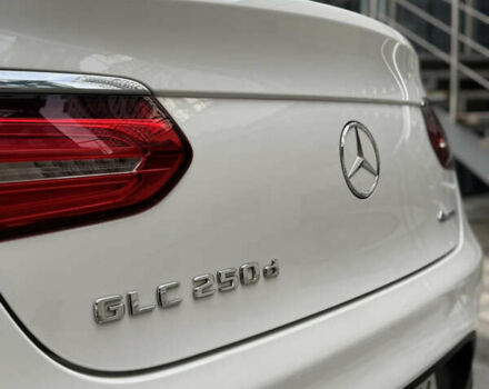 Белый Мерседес GLC-Class Coupe, объемом двигателя 2.14 л и пробегом 98 тыс. км за 42500 $, фото 13 на Automoto.ua