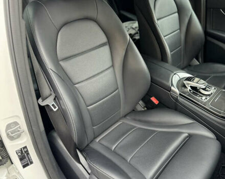 Белый Мерседес GLC-Class Coupe, объемом двигателя 2.14 л и пробегом 98 тыс. км за 42500 $, фото 22 на Automoto.ua