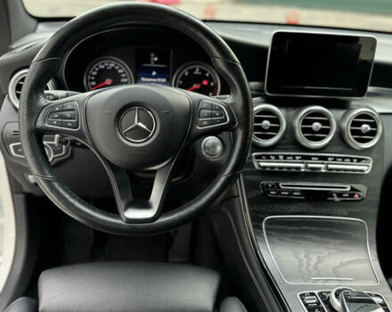 Белый Мерседес GLC-Class Coupe, объемом двигателя 2.14 л и пробегом 98 тыс. км за 42500 $, фото 16 на Automoto.ua