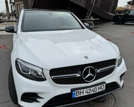 Белый Мерседес GLC-Class Coupe, объемом двигателя 1.99 л и пробегом 75 тыс. км за 38500 $, фото 4 на Automoto.ua