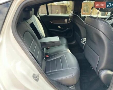 Білий Мерседес GLC-Class Coupe, об'ємом двигуна 1.99 л та пробігом 160 тис. км за 29899 $, фото 11 на Automoto.ua
