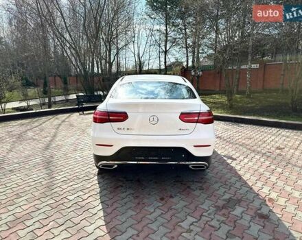 Білий Мерседес GLC-Class Coupe, об'ємом двигуна 1.99 л та пробігом 160 тис. км за 29899 $, фото 7 на Automoto.ua