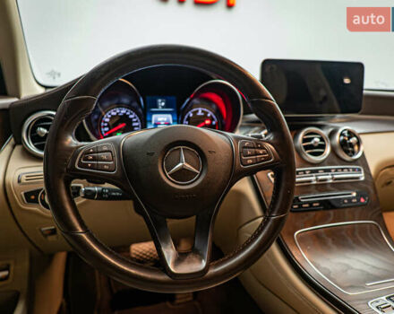 Белый Мерседес GLC-Class Coupe, объемом двигателя 2.1 л и пробегом 138 тыс. км за 35891 $, фото 11 на Automoto.ua