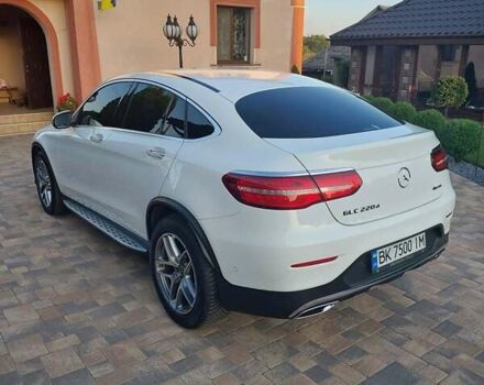 Білий Мерседес GLC-Class Coupe, об'ємом двигуна 2.2 л та пробігом 121 тис. км за 39600 $, фото 2 на Automoto.ua
