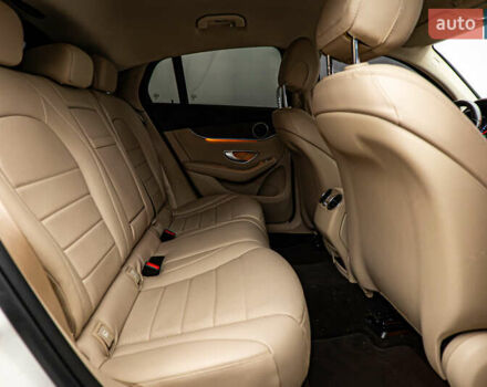 Белый Мерседес GLC-Class Coupe, объемом двигателя 2.1 л и пробегом 138 тыс. км за 35891 $, фото 19 на Automoto.ua