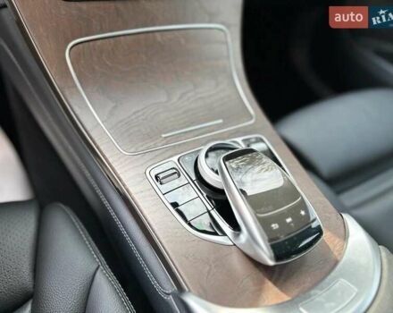 Білий Мерседес GLC-Class Coupe, об'ємом двигуна 1.99 л та пробігом 160 тис. км за 29899 $, фото 13 на Automoto.ua
