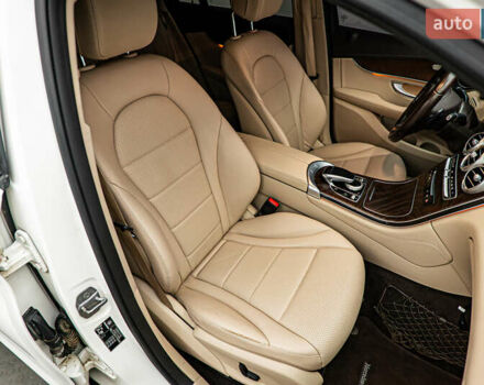 Белый Мерседес GLC-Class Coupe, объемом двигателя 2.1 л и пробегом 138 тыс. км за 35891 $, фото 18 на Automoto.ua