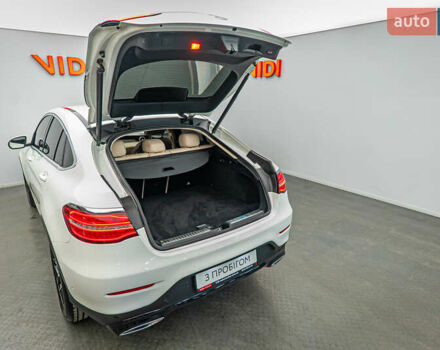 Белый Мерседес GLC-Class Coupe, объемом двигателя 2.1 л и пробегом 138 тыс. км за 35891 $, фото 6 на Automoto.ua
