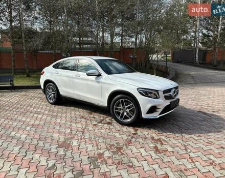 Білий Мерседес GLC-Class Coupe, об'ємом двигуна 1.99 л та пробігом 160 тис. км за 29899 $, фото 3 на Automoto.ua