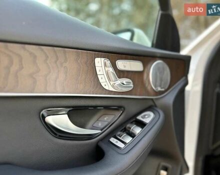 Білий Мерседес GLC-Class Coupe, об'ємом двигуна 1.99 л та пробігом 160 тис. км за 29899 $, фото 20 на Automoto.ua