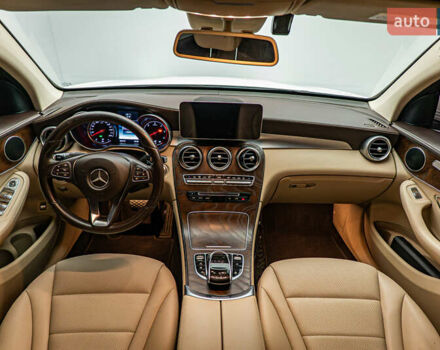 Белый Мерседес GLC-Class Coupe, объемом двигателя 2.1 л и пробегом 138 тыс. км за 35891 $, фото 10 на Automoto.ua