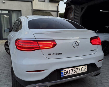 Білий Мерседес GLC-Class Coupe, об'ємом двигуна 1.99 л та пробігом 130 тис. км за 35000 $, фото 1 на Automoto.ua
