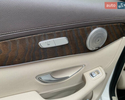 Белый Мерседес GLC-Class Coupe, объемом двигателя 1.95 л и пробегом 85 тыс. км за 45900 $, фото 17 на Automoto.ua