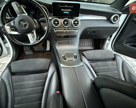 Белый Мерседес GLC-Class Coupe, объемом двигателя 2 л и пробегом 114 тыс. км за 48700 $, фото 26 на Automoto.ua