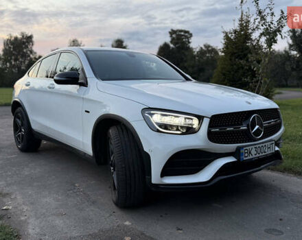 Белый Мерседес GLC-Class Coupe, объемом двигателя 2 л и пробегом 114 тыс. км за 48700 $, фото 11 на Automoto.ua