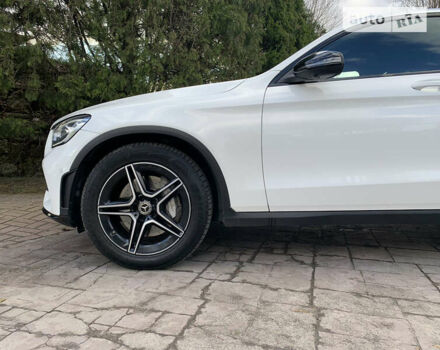 Білий Мерседес GLC-Class Coupe, об'ємом двигуна 2 л та пробігом 41 тис. км за 52500 $, фото 18 на Automoto.ua