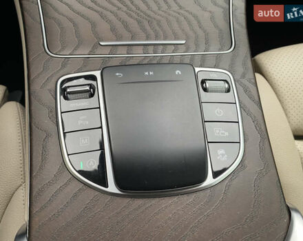 Белый Мерседес GLC-Class Coupe, объемом двигателя 1.95 л и пробегом 85 тыс. км за 45900 $, фото 26 на Automoto.ua