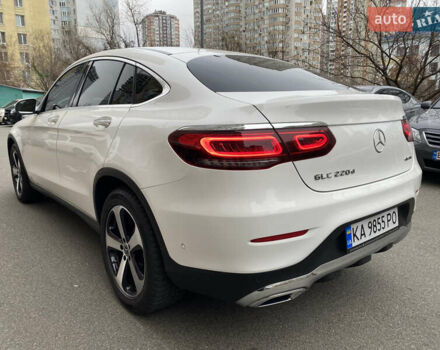 Белый Мерседес GLC-Class Coupe, объемом двигателя 1.95 л и пробегом 85 тыс. км за 45900 $, фото 4 на Automoto.ua
