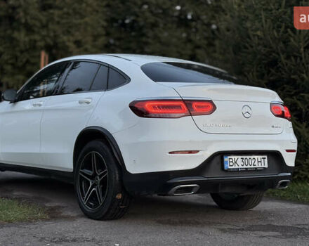 Белый Мерседес GLC-Class Coupe, объемом двигателя 2 л и пробегом 114 тыс. км за 48700 $, фото 2 на Automoto.ua