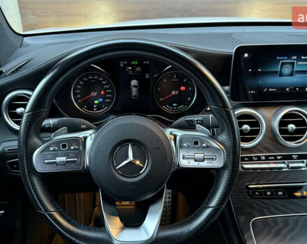 Белый Мерседес GLC-Class Coupe, объемом двигателя 2 л и пробегом 114 тыс. км за 48700 $, фото 24 на Automoto.ua
