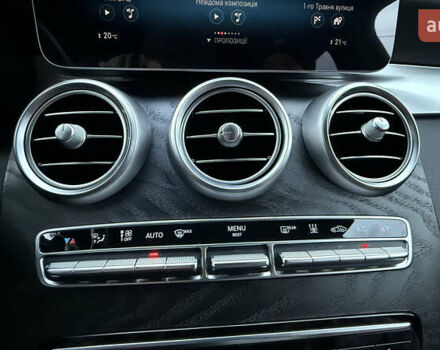 Белый Мерседес GLC-Class Coupe, объемом двигателя 2 л и пробегом 114 тыс. км за 48700 $, фото 17 на Automoto.ua