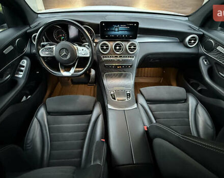 Белый Мерседес GLC-Class Coupe, объемом двигателя 2 л и пробегом 114 тыс. км за 48700 $, фото 23 на Automoto.ua