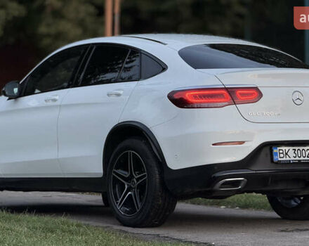 Белый Мерседес GLC-Class Coupe, объемом двигателя 2 л и пробегом 114 тыс. км за 48700 $, фото 8 на Automoto.ua