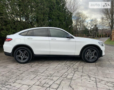 Білий Мерседес GLC-Class Coupe, об'ємом двигуна 2 л та пробігом 41 тис. км за 52500 $, фото 9 на Automoto.ua