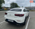 Белый Мерседес GLC-Class Coupe, объемом двигателя 2 л и пробегом 44 тыс. км за 61850 $, фото 2 на Automoto.ua