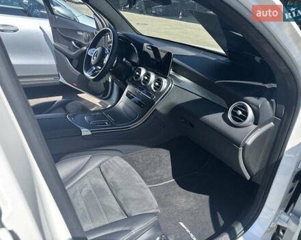 Белый Мерседес GLC-Class Coupe, объемом двигателя 2 л и пробегом 44 тыс. км за 61850 $, фото 28 на Automoto.ua