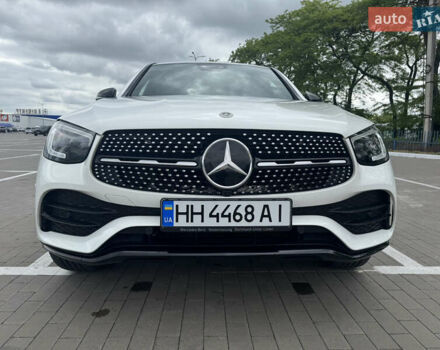Белый Мерседес GLC-Class Coupe, объемом двигателя 2 л и пробегом 44 тыс. км за 61850 $, фото 13 на Automoto.ua