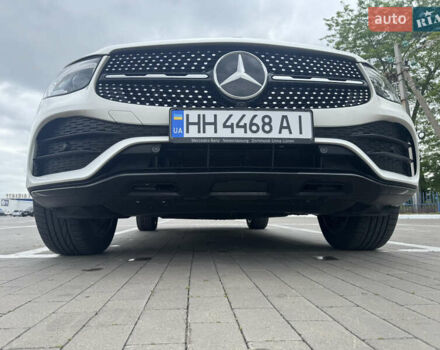 Белый Мерседес GLC-Class Coupe, объемом двигателя 2 л и пробегом 44 тыс. км за 61850 $, фото 12 на Automoto.ua