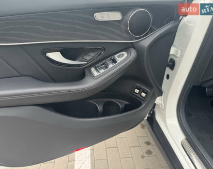 Белый Мерседес GLC-Class Coupe, объемом двигателя 2 л и пробегом 44 тыс. км за 61850 $, фото 20 на Automoto.ua