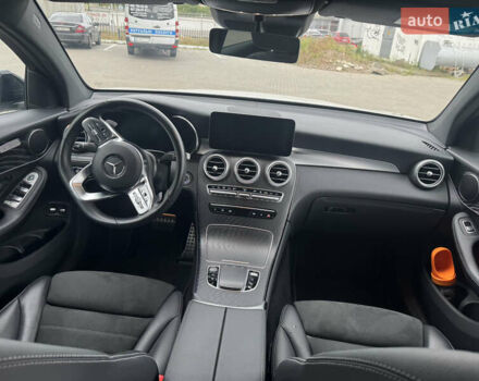 Белый Мерседес GLC-Class Coupe, объемом двигателя 2 л и пробегом 44 тыс. км за 61850 $, фото 6 на Automoto.ua